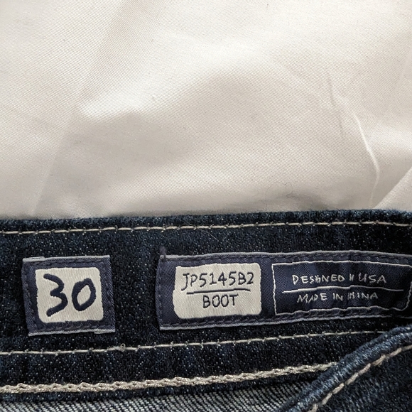 Miss Me Jeans, Fleur de Lis pocket bootcut dark wash jeans,size 30 / size 10 EUC - Picture 3 of 5